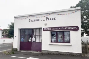 À Noirmoutier, les fleurs de Berniques s’installent chez Station de la Plage (L'Épine) 3 La Station de la plage à l'Épine. Une boutique de créateurs sur l'île de Noirmoutier